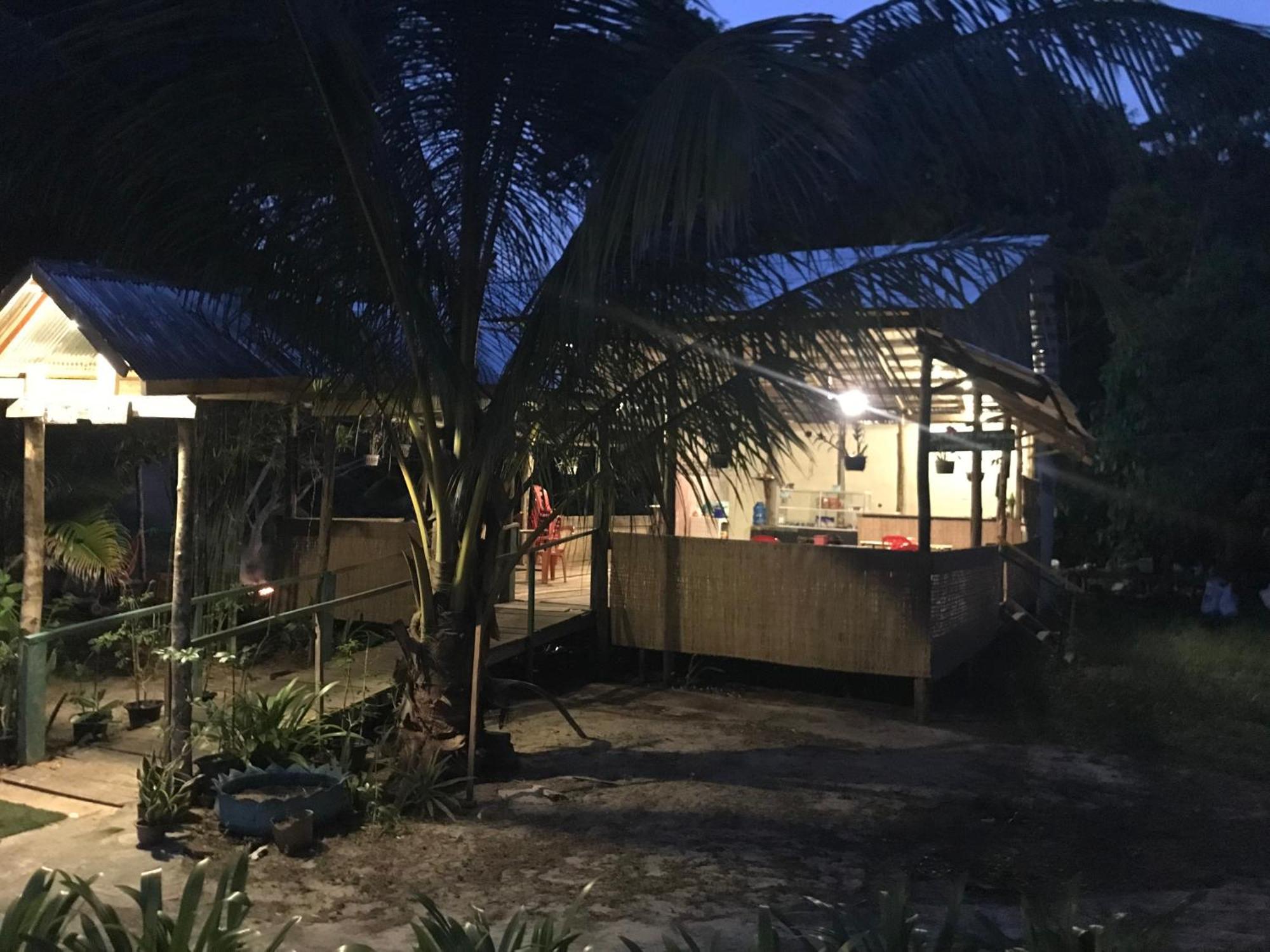 Naks Shack Vandrarhem Koh Ta Kiev Exteriör bild